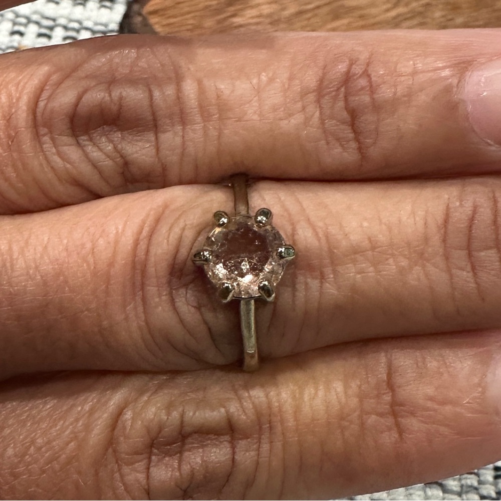 Elegant Gold and Pink Stone Ring